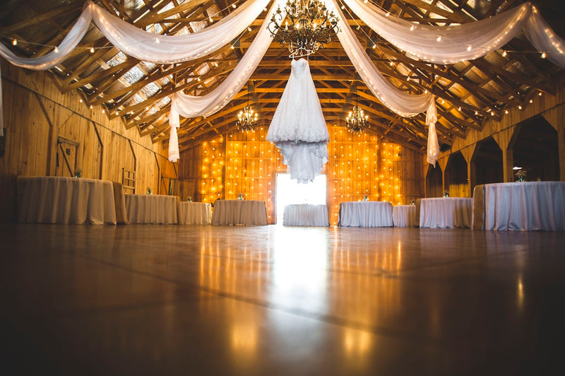 Mariage champêtre bohème avec décoration naturelle et bois
