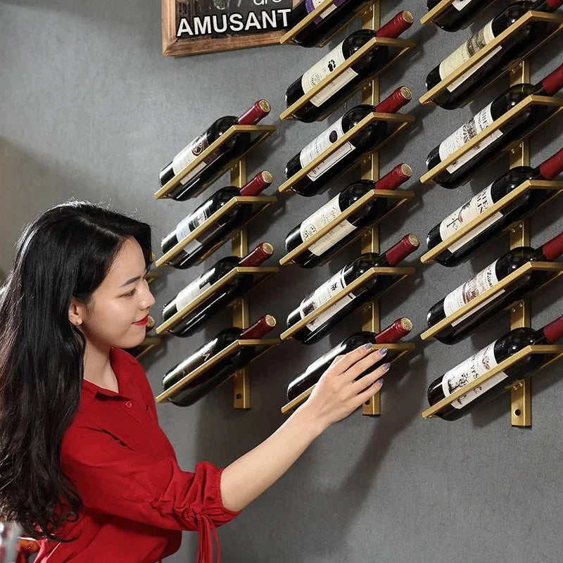 Présentoir Mural Bouteilles Vin Design – présentoir bouteille – mise en scène pour réception