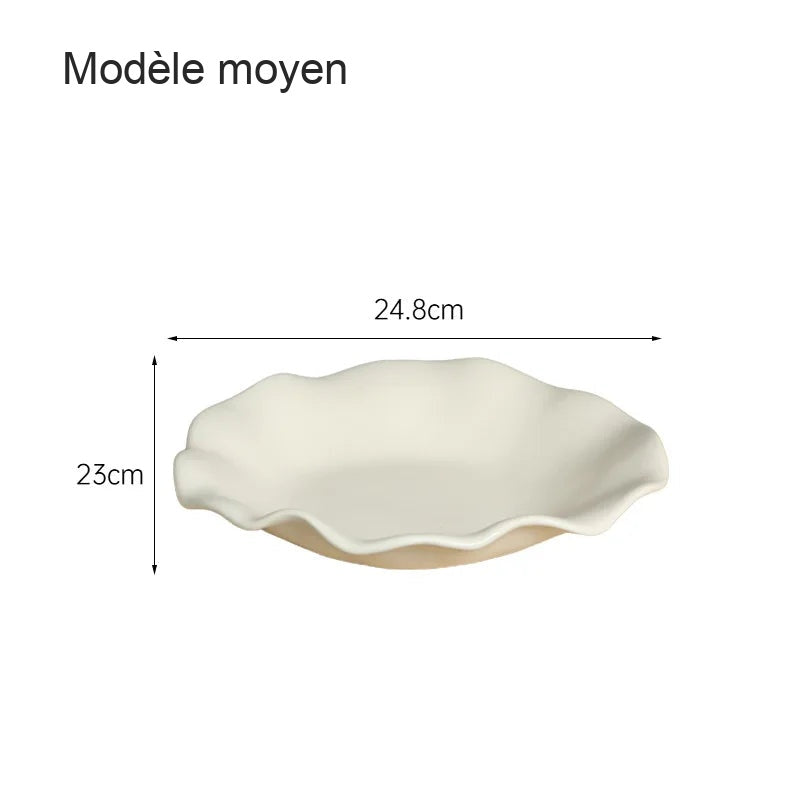 Plat ondulé moyen en céramique crème, largeur 24,8 cm