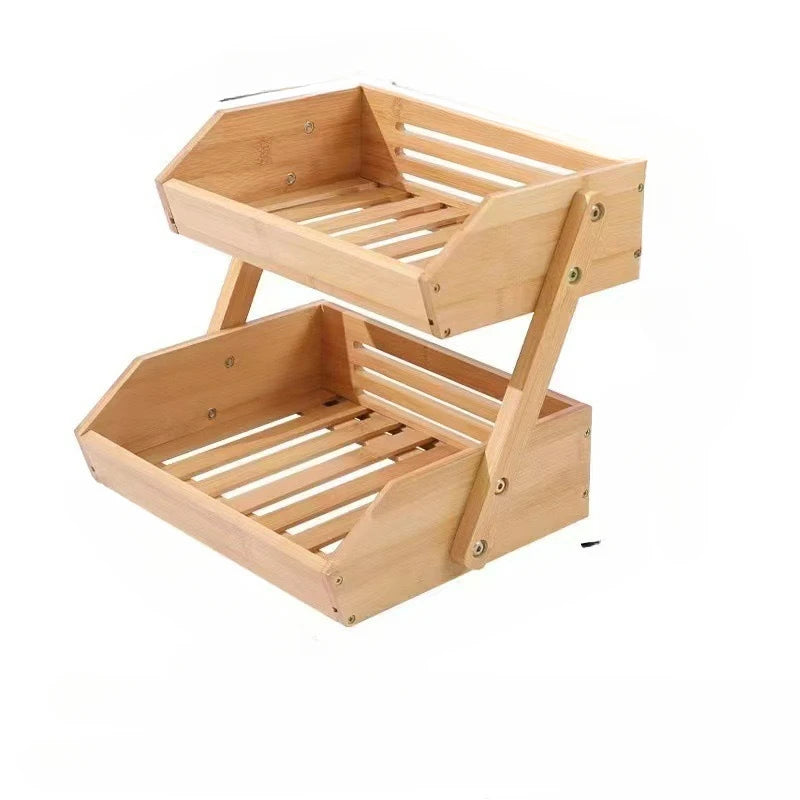 Présentoir en bois clair à deux niveaux inclinés, vue de trois quarts sur fond blanc