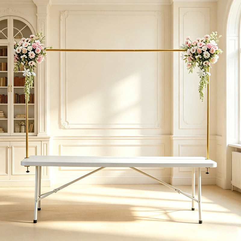Arche de Table Dorée Buffet Mariage – présentoir buffet – en situation sur un buffet