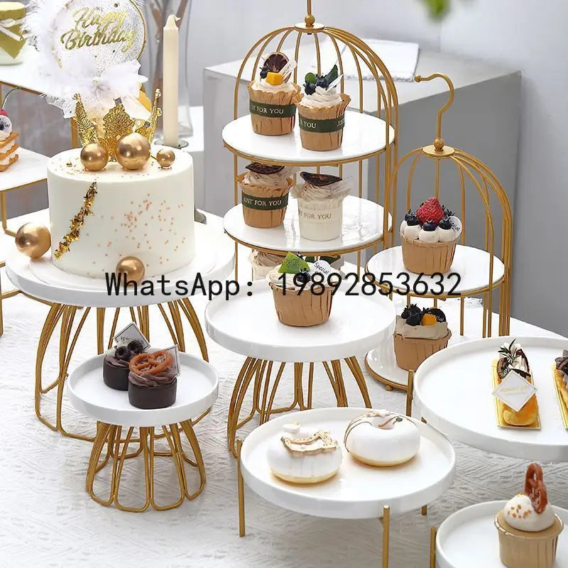 Présentoir Gâteaux Extérieur Mariage Fiançailles – présentoir gâteau – en situation sur un buffet
